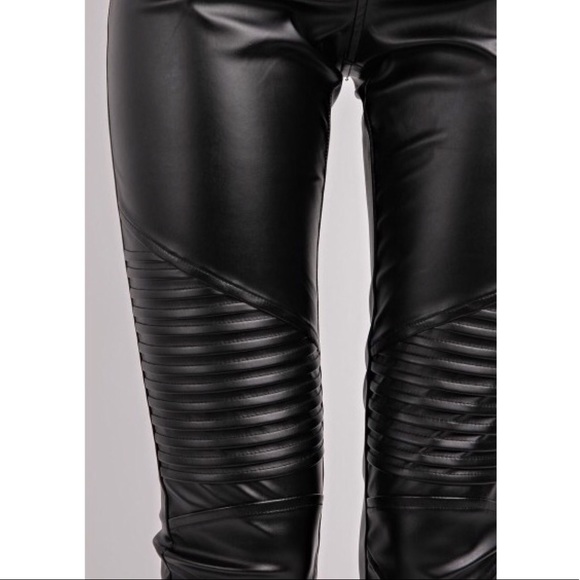 Last 1️⃣ Black Moto Faux Leather Skinnies - Picture 3 of 4